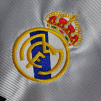Material de malla retro de local del Real Madrid 1998-00