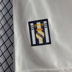 Material de malla retro de local del Real Madrid 1998-00