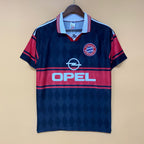 Retro de local del Bayern Múnich 1997-99