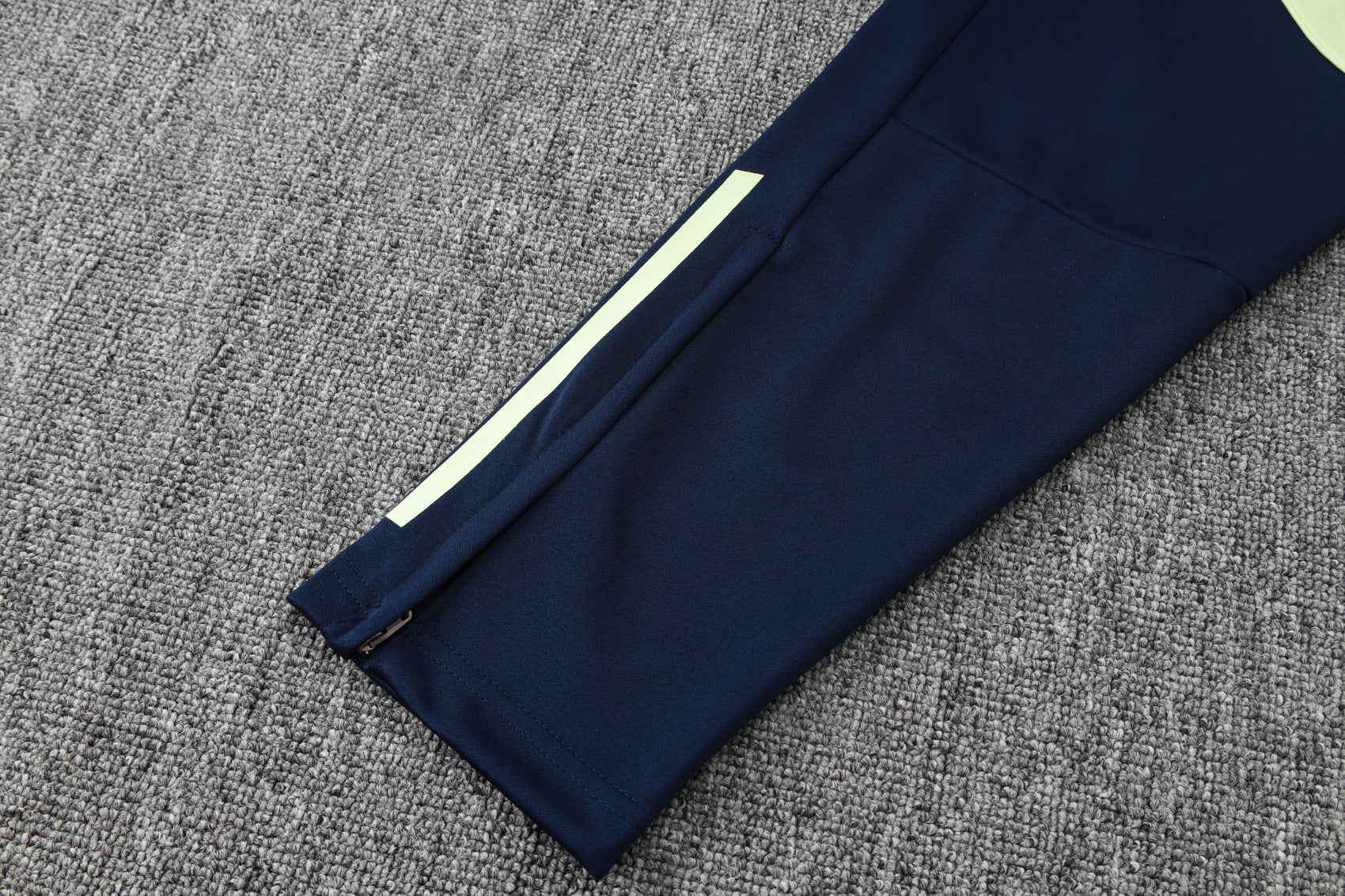 2025-26 Real Madrid Long zipper Light green training suit