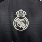 Versión para aficionados del Real Madrid visitante 2025-26