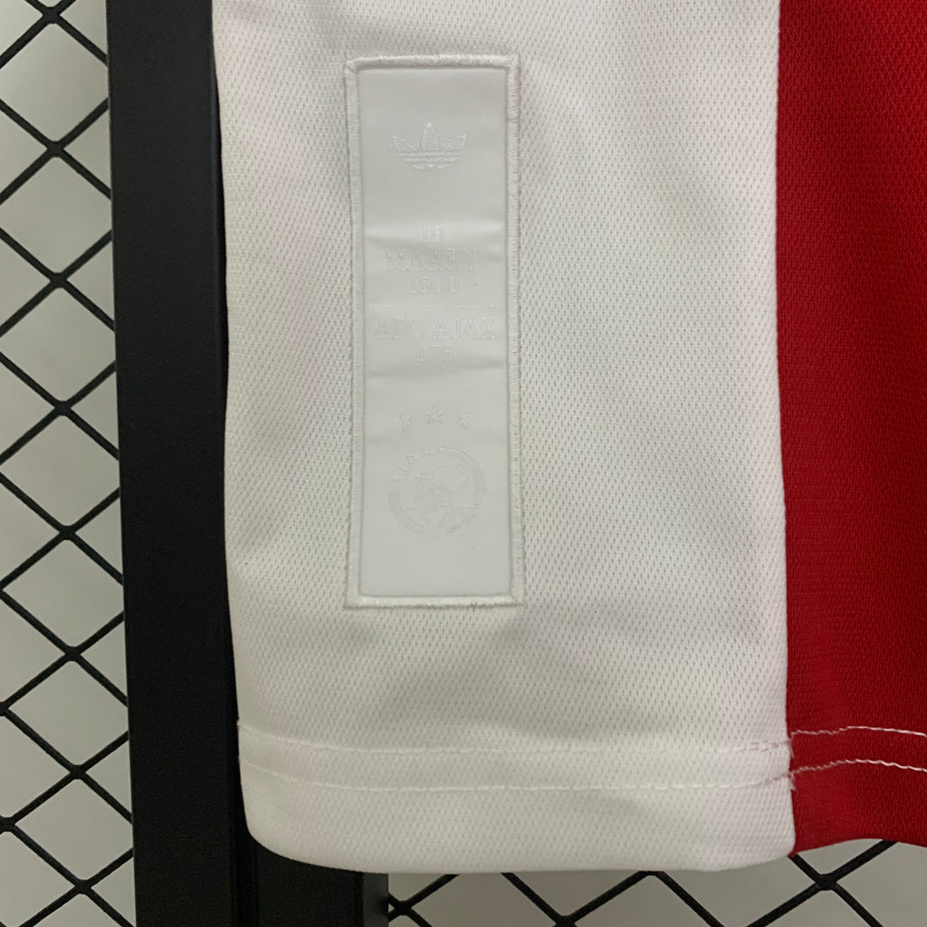 Versión conmemorativa para aficionados del Ajax 2025-26