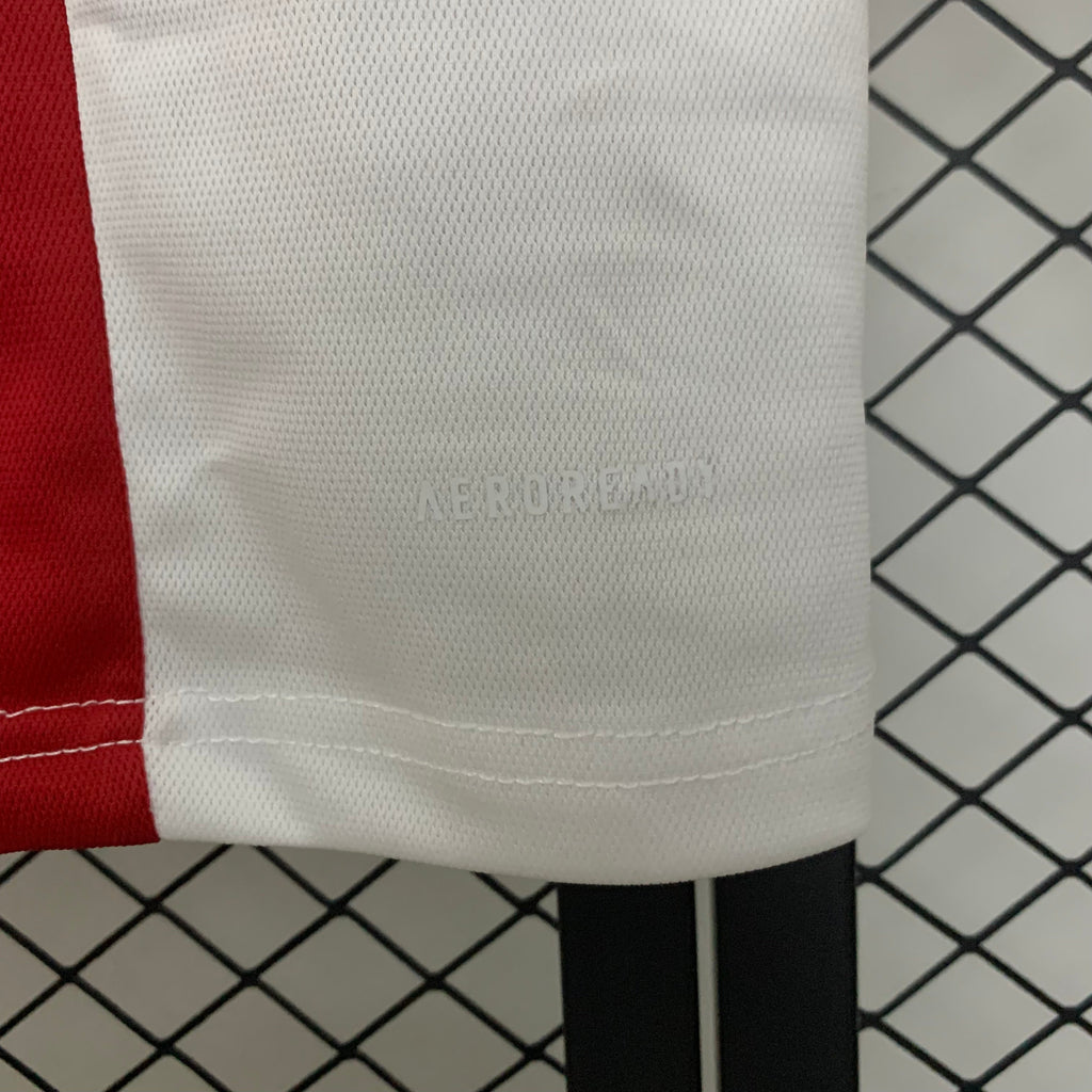 Versión conmemorativa para aficionados del Ajax 2025-26