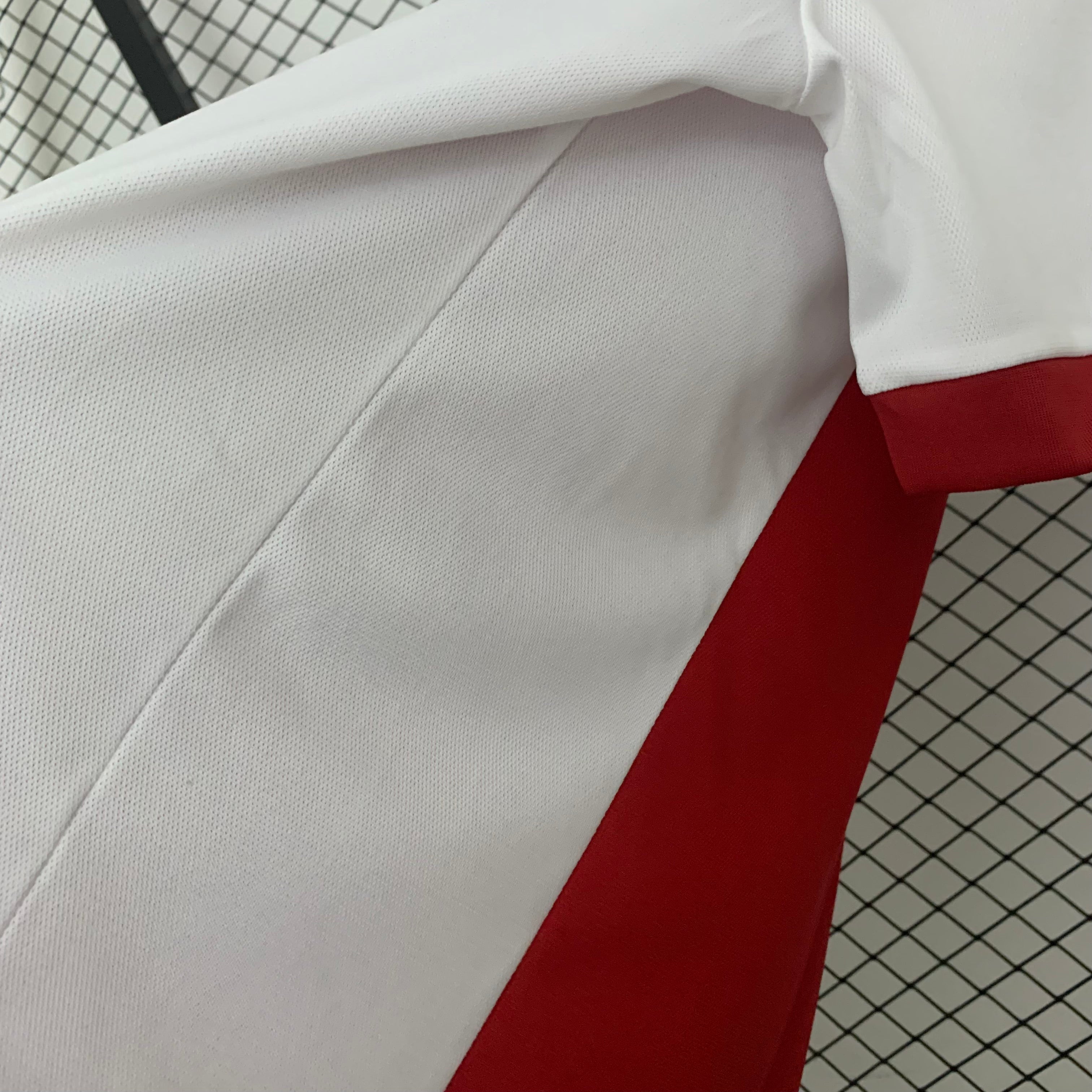 Versión conmemorativa para aficionados del Ajax 2025-26