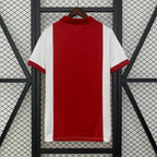 Versión conmemorativa para aficionados del Ajax 2025-26