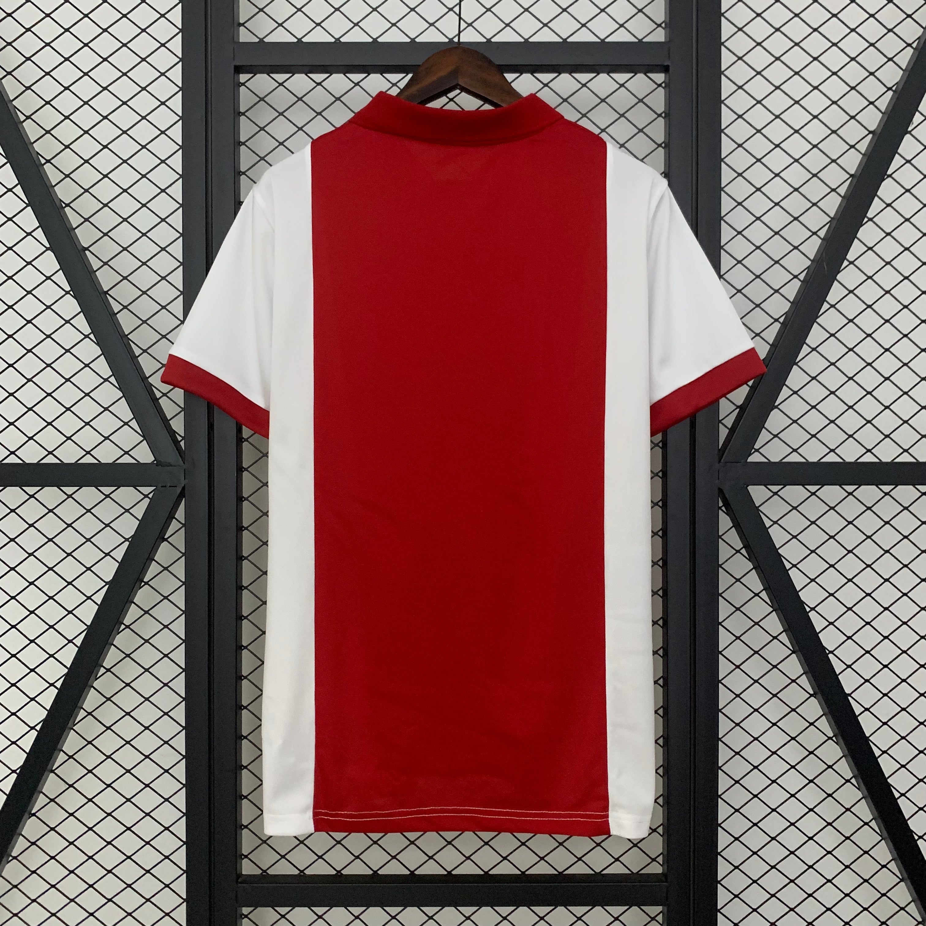 Versión conmemorativa para aficionados del Ajax 2025-26