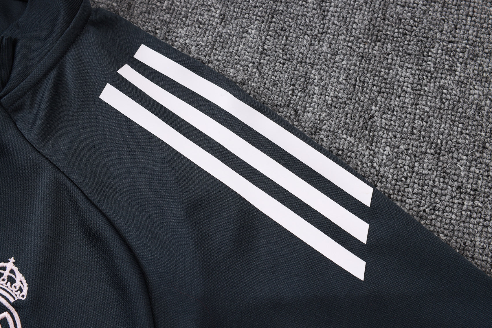 2025-26 Real Madrid Long zipper Dark gray (light pink text) training suit