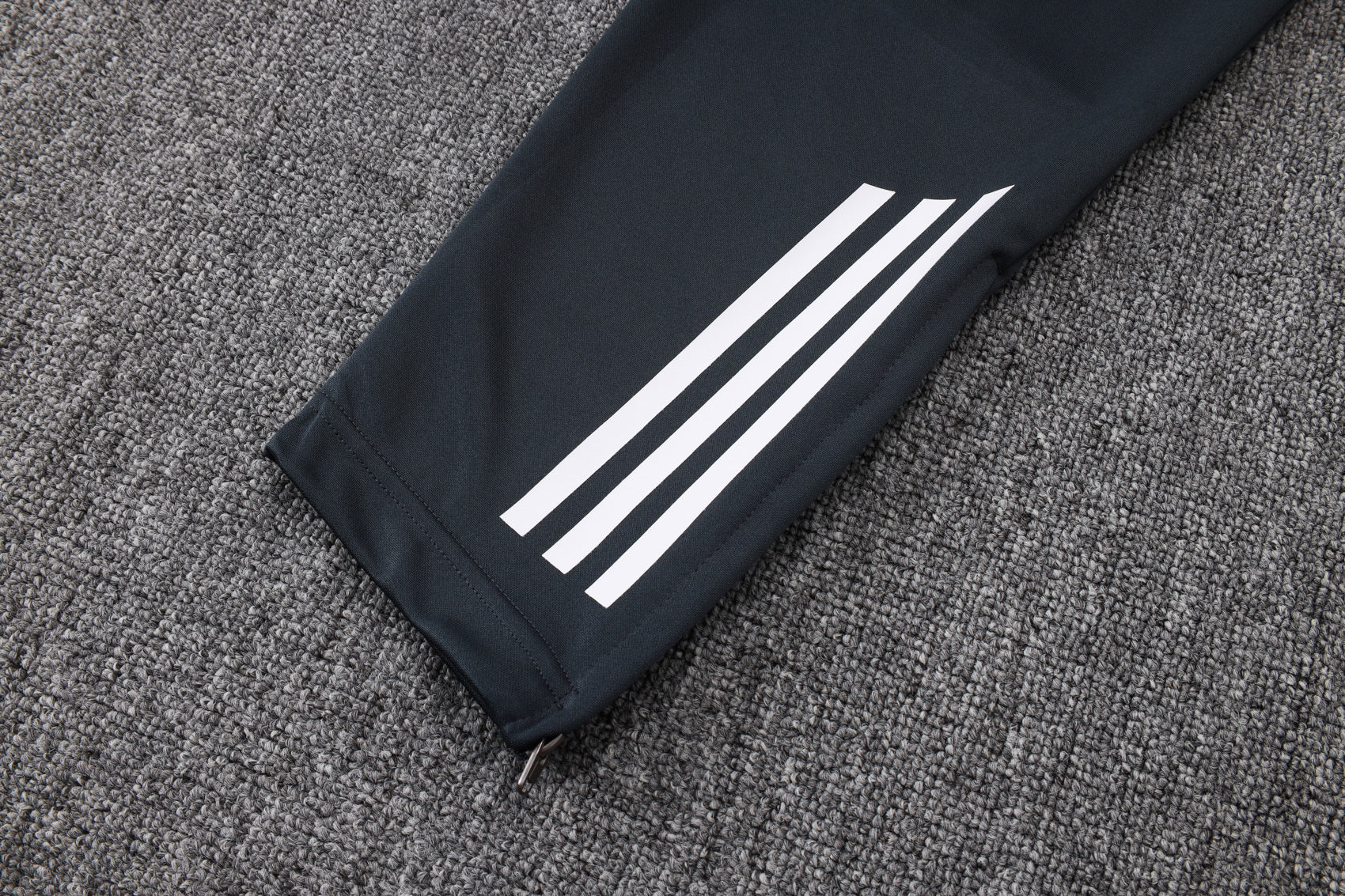 2025-26 Real Madrid Long zipper Dark gray (light pink text) training suit