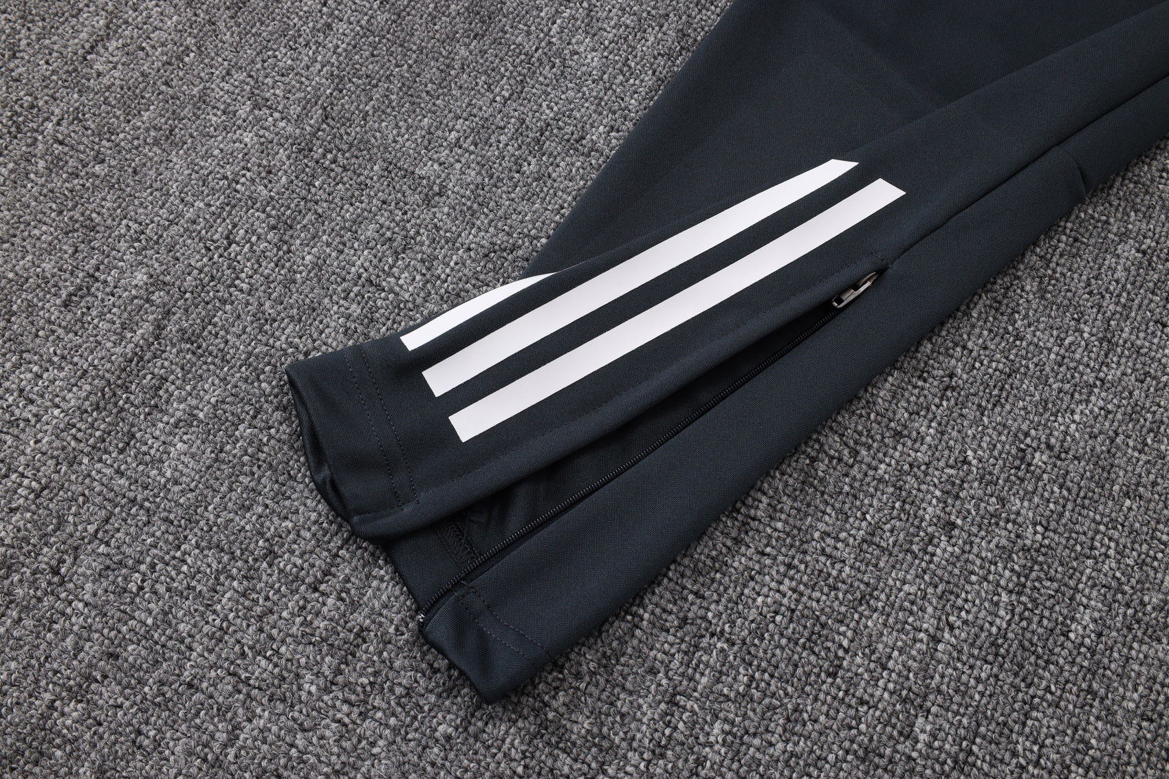 2025-26 Real Madrid Long zipper Dark gray (light pink text) training suit