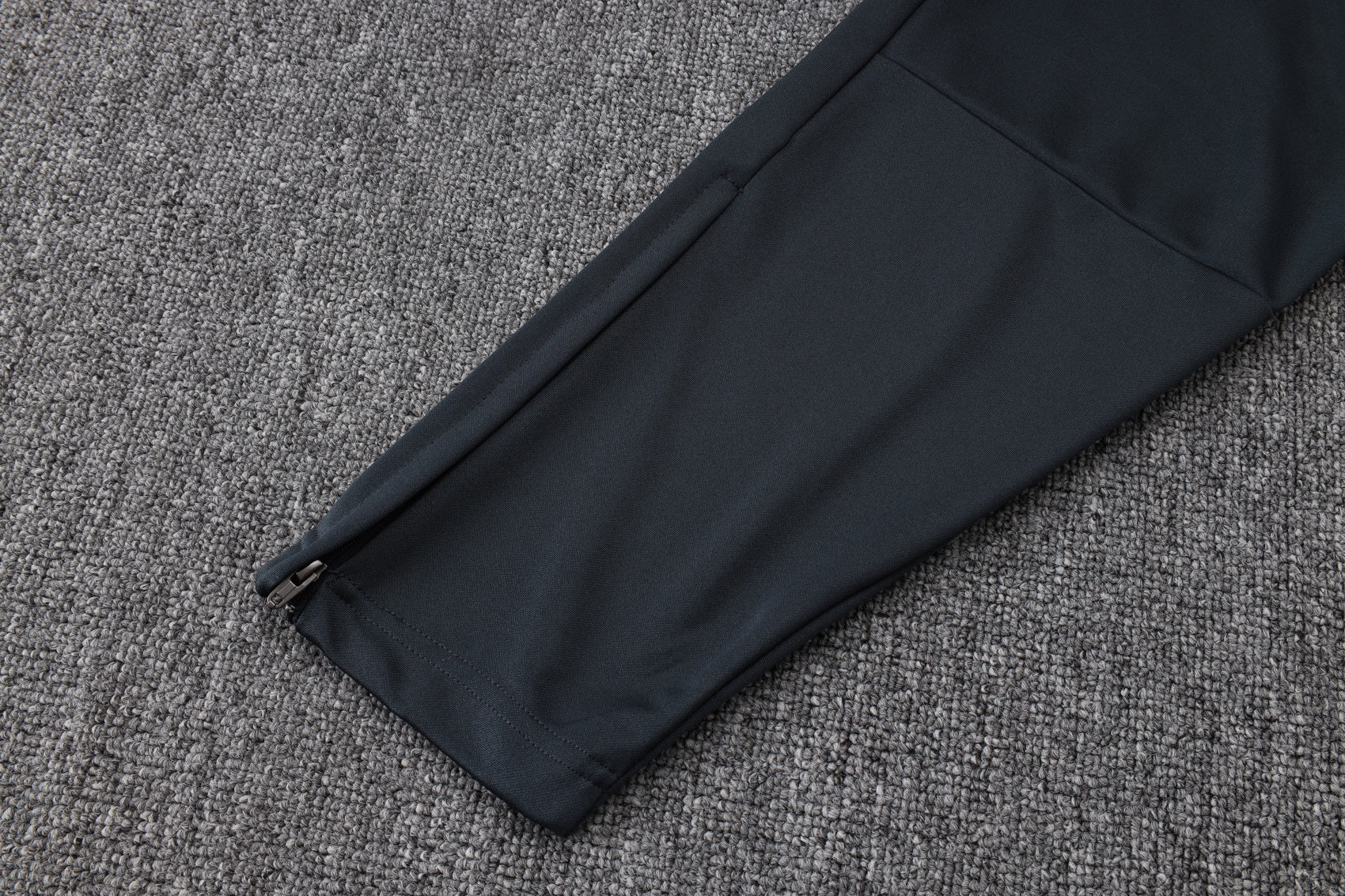 2025-26 Real Madrid Long zipper Dark gray (light pink text) training suit