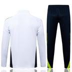 Conjunto de entrenamiento blanco y verde del Real Madrid 2025-26