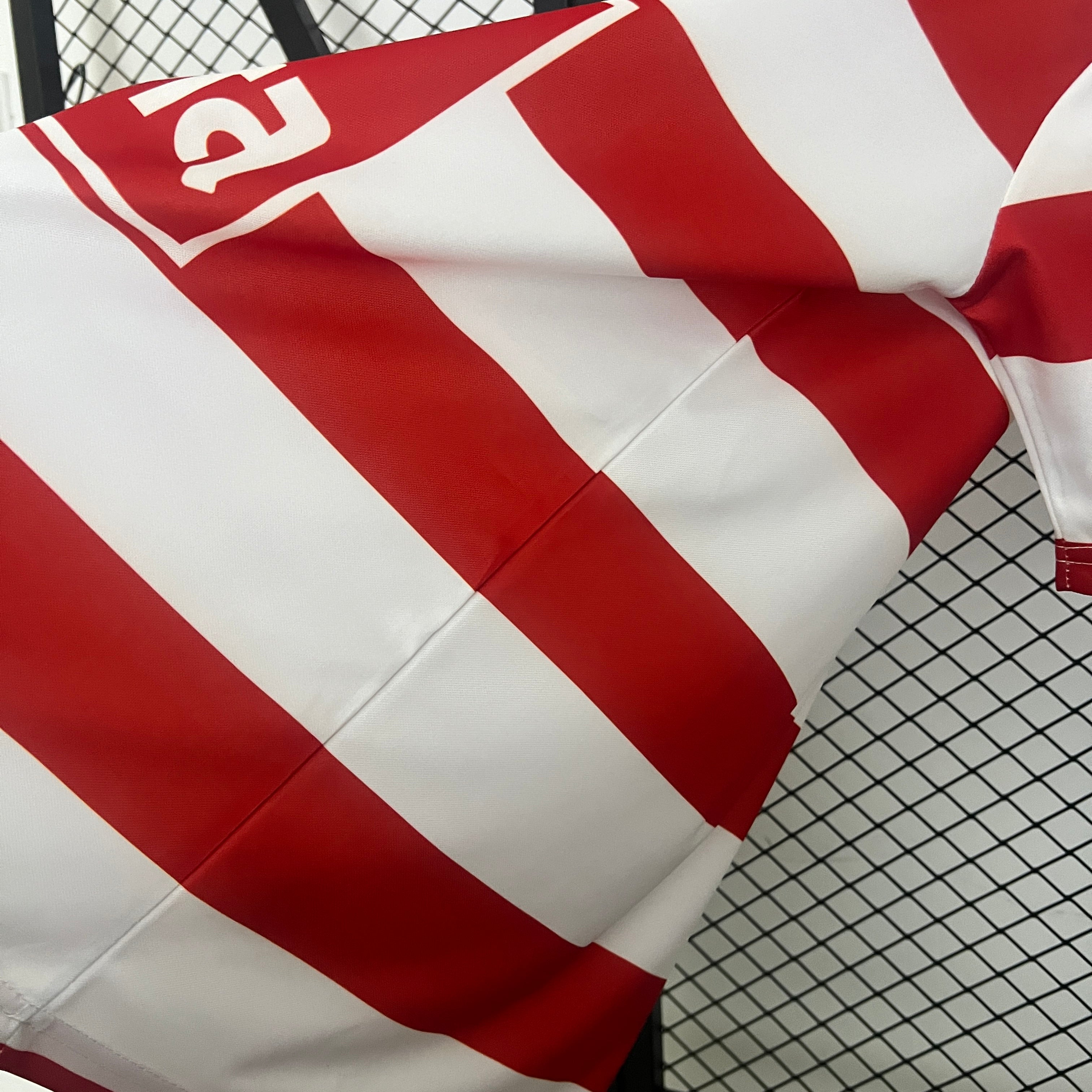 1997-98 Granada Home Retro