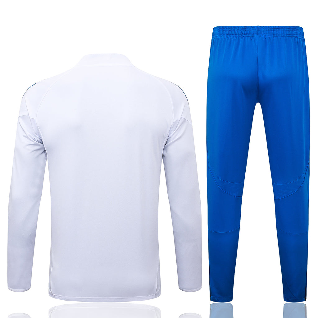 Traje de entrenamiento blanco y azul del Real Madrid 2025-26