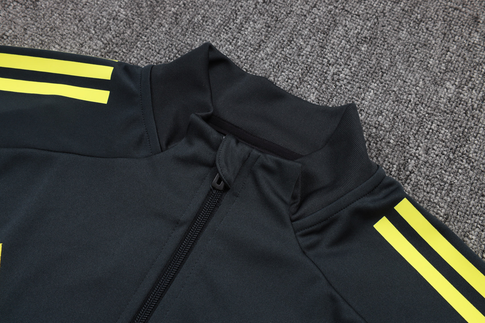 2025-26 Real Madrid Long zipper Dark gray (yellow sleeves) training suit