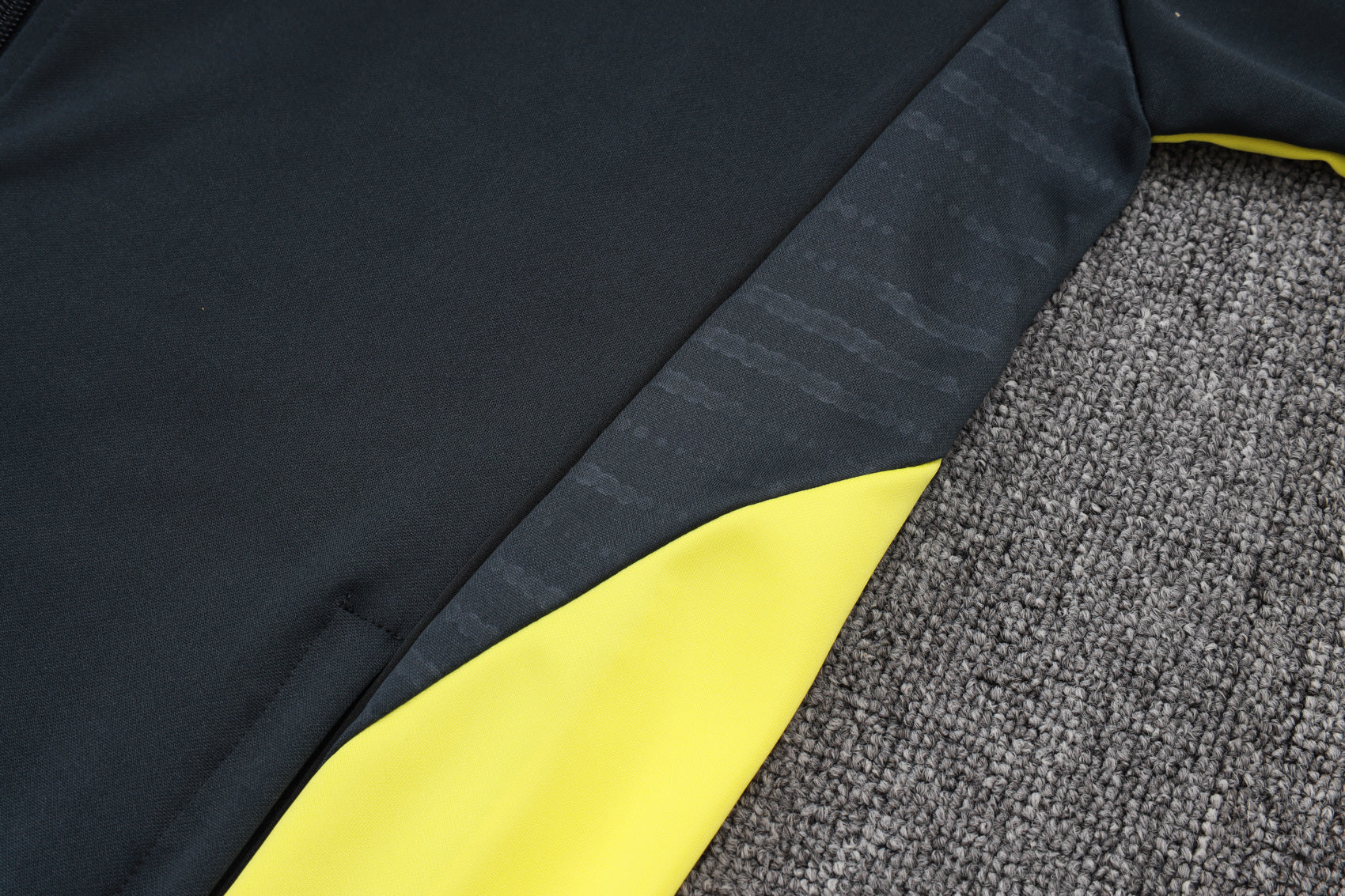 2025-26 Real Madrid Long zipper Dark gray (yellow sleeves) training suit
