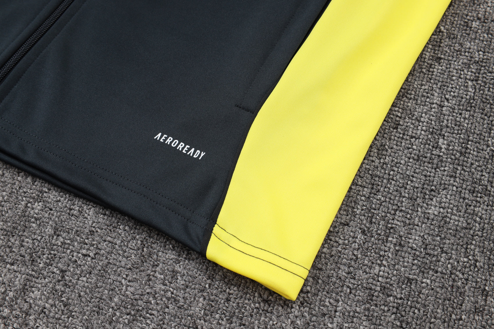 2025-26 Real Madrid Long zipper Dark gray (yellow sleeves) training suit