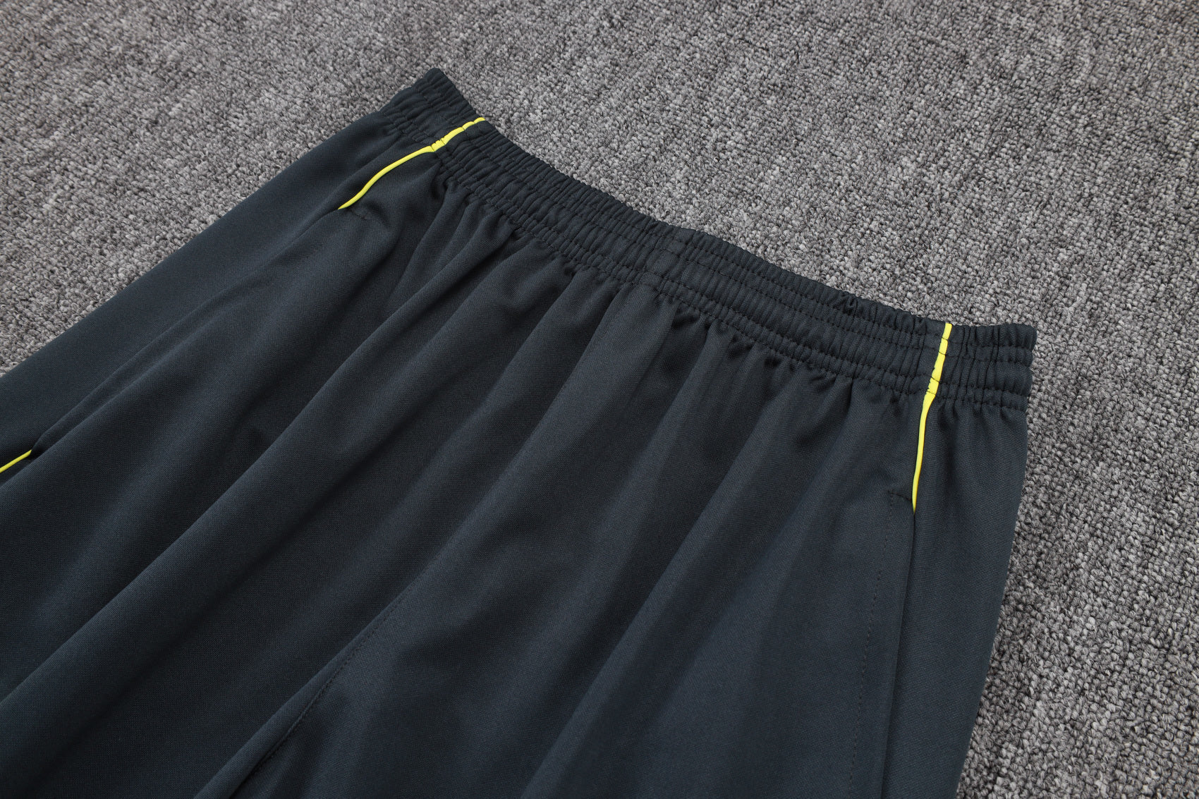 2025-26 Real Madrid Long zipper Dark gray (yellow sleeves) training suit