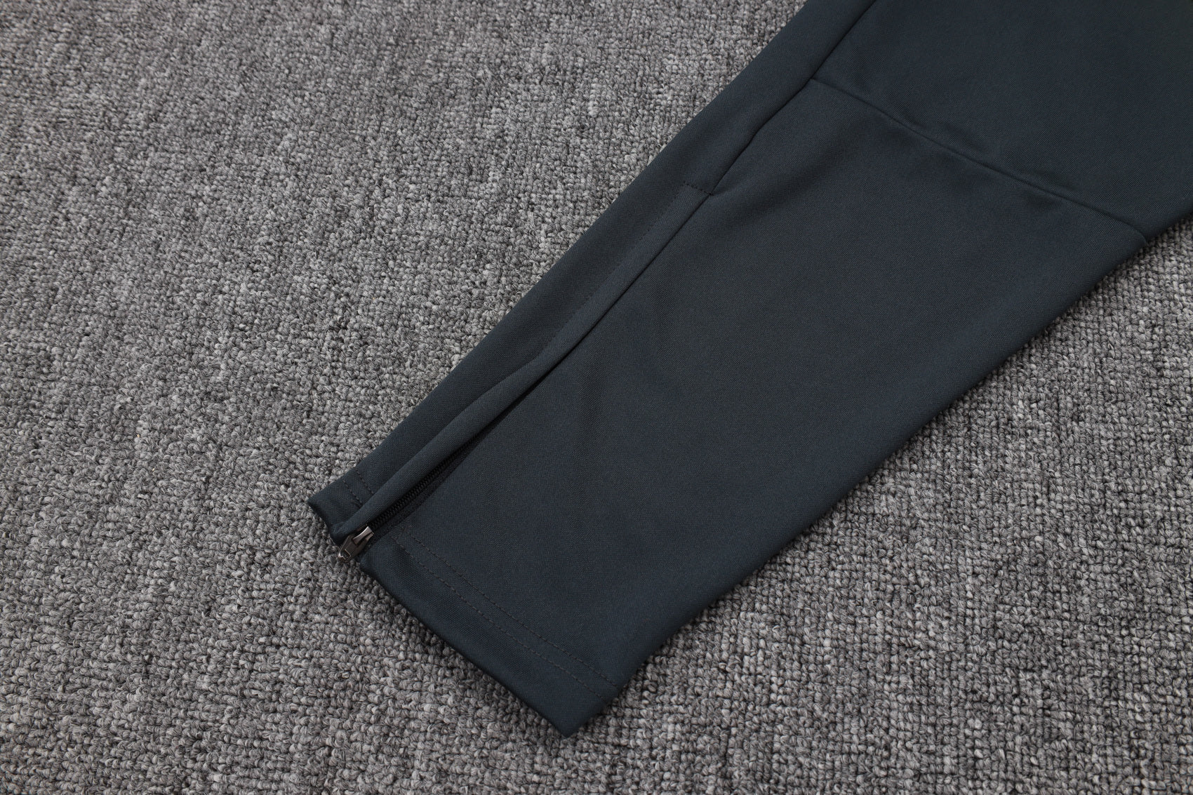 2025-26 Real Madrid Long zipper Dark gray (yellow sleeves) training suit