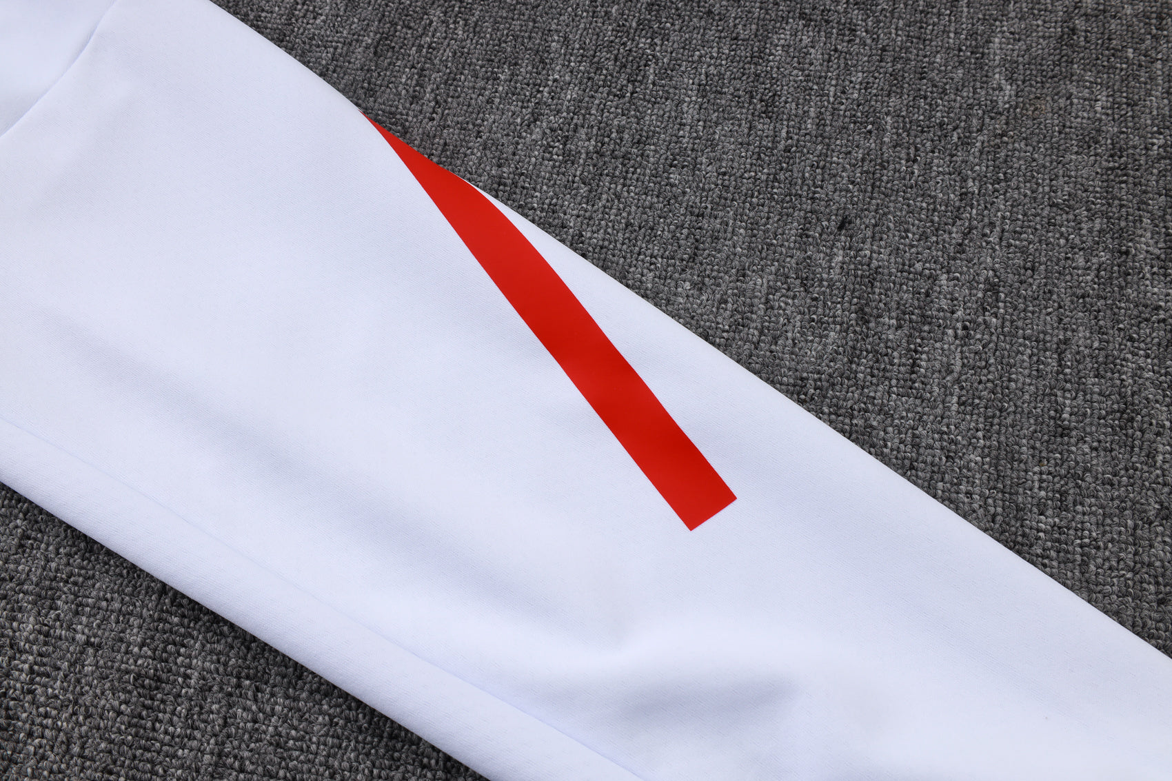 2025-26 Bayern Munich White Long zippered training suit with hood