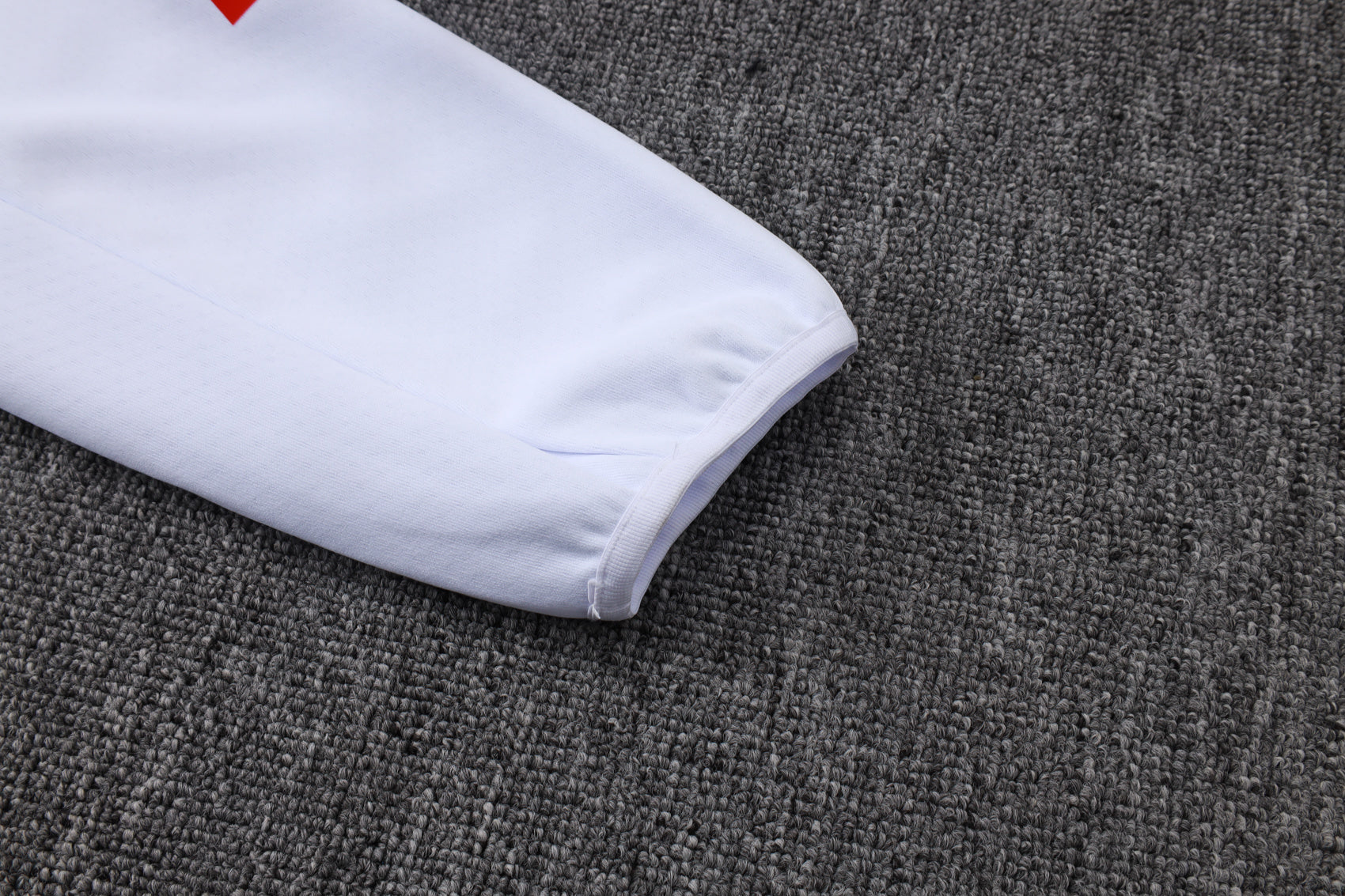 2025-26 Bayern Munich White Long zippered training suit with hood