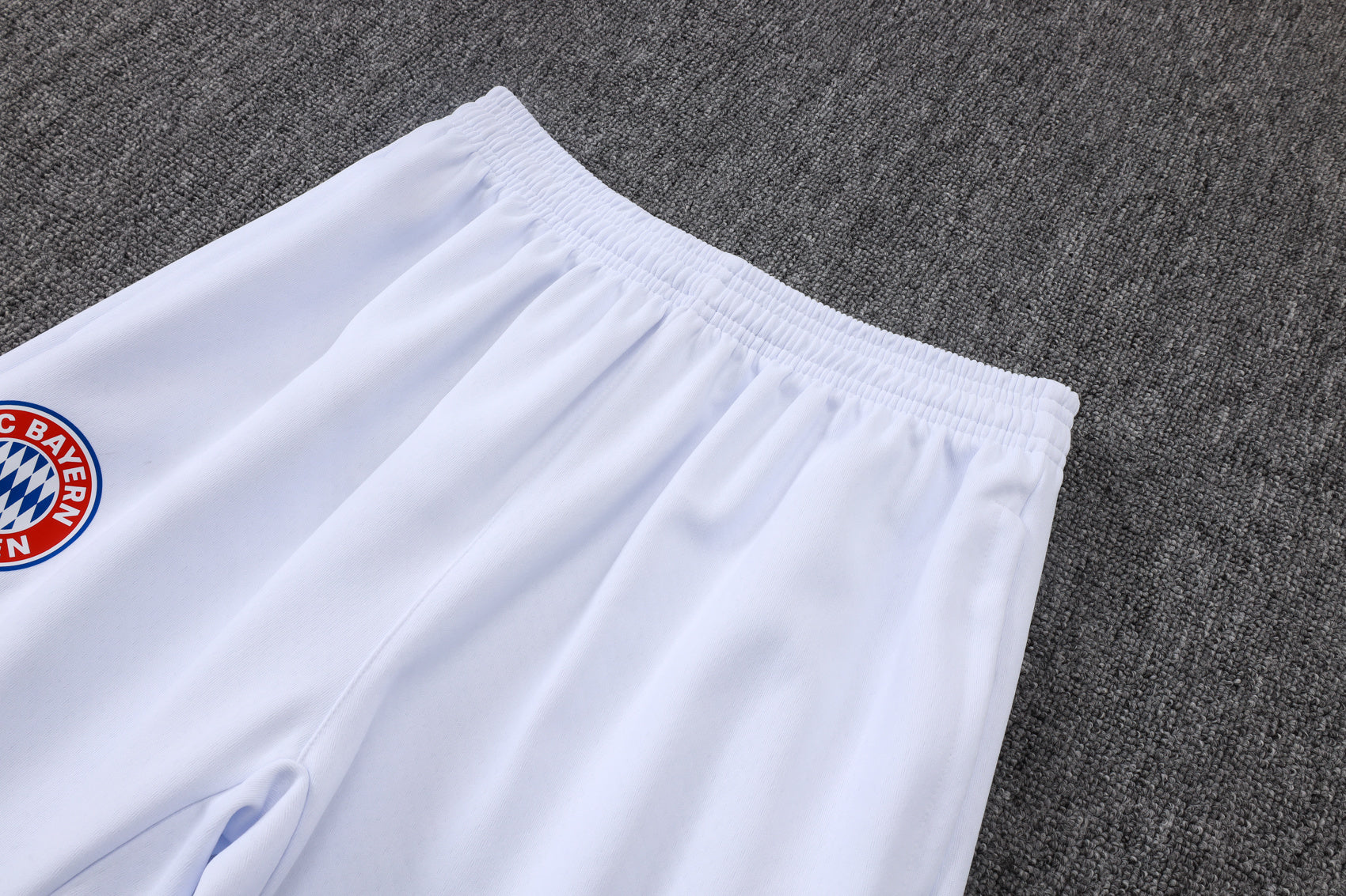 2025-26 Bayern Munich White Long zippered training suit with hood