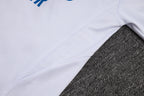 Traje de entrenamiento blanco y azul del Real Madrid 2025-26