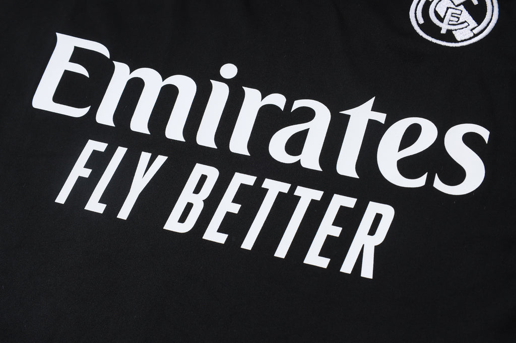 Traje de entrenamiento negro y gris del Real Madrid 2026-27