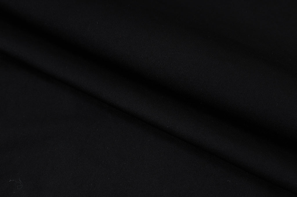 Traje de entrenamiento negro y gris del Real Madrid 2026-27