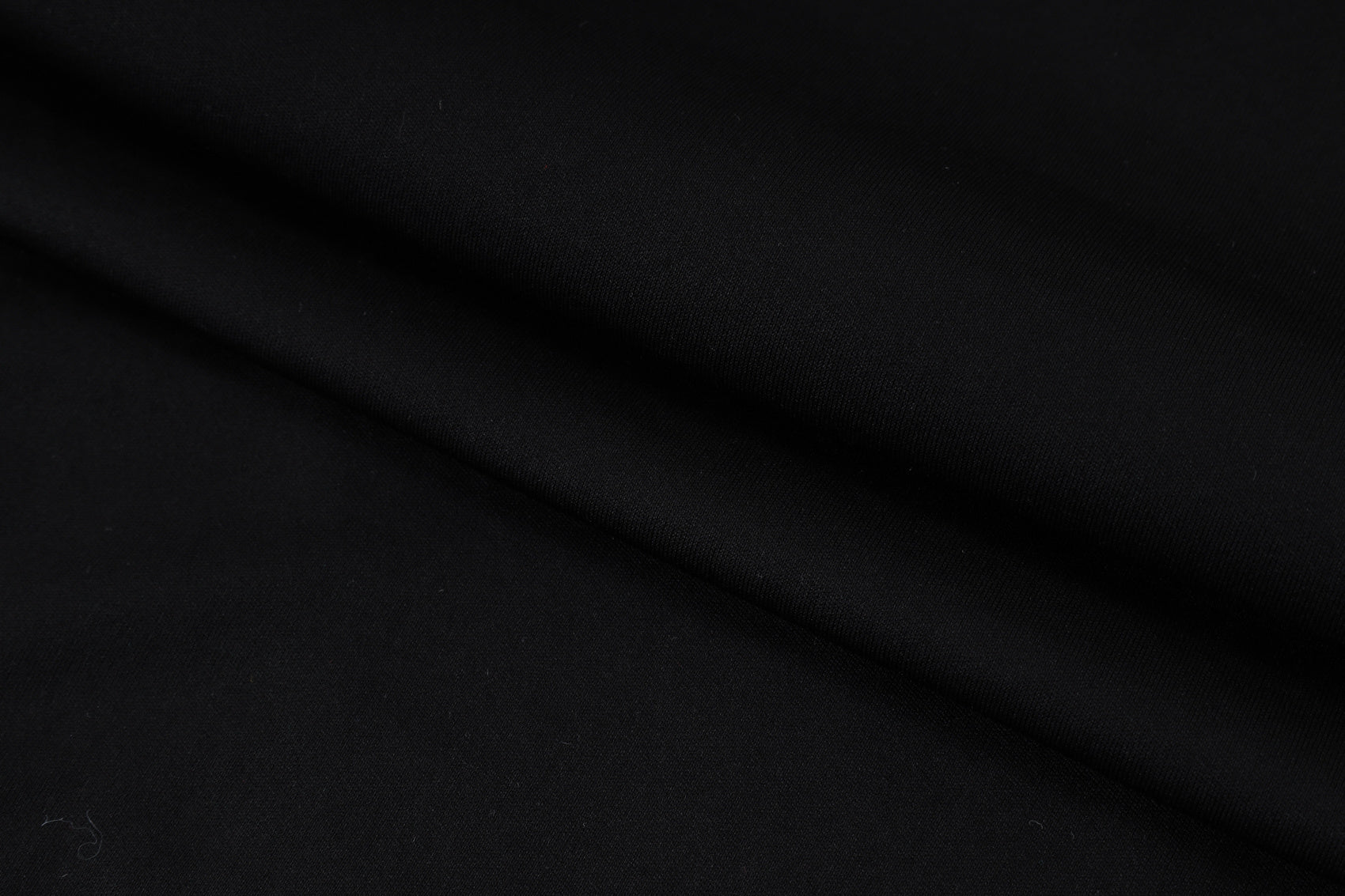 Traje de entrenamiento negro y gris del Real Madrid 2026-27