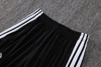 Traje de entrenamiento negro y gris del Real Madrid 2026-27