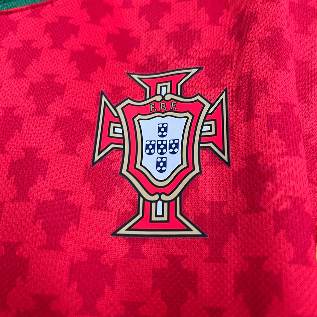 2004 Portugal home Retro
