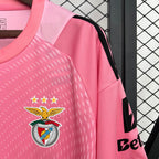 Versión especial rosa para aficionados del Benfica 2025-26