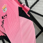 Versión especial rosa para aficionados del Benfica 2025-26