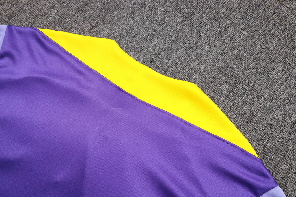 Conjunto de entrenamiento morado del Atlético de Madrid 2025-26