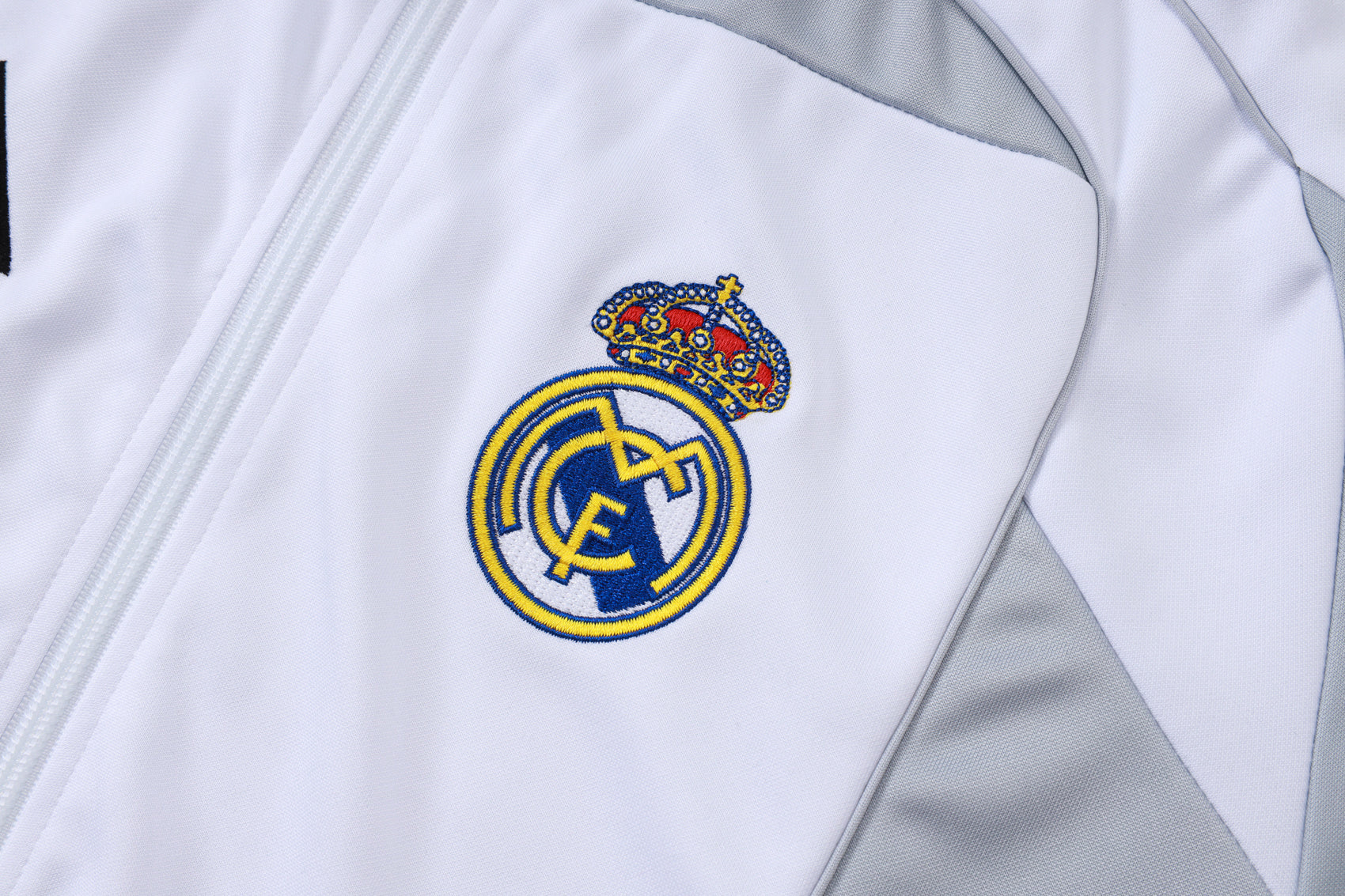 2025-26 Real Madrid Long zipper off-white gray training suit
