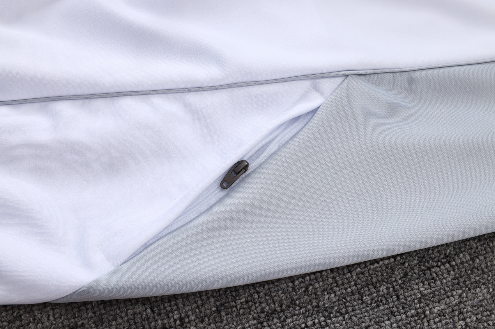 2025-26 Real Madrid Long zipper off-white gray training suit
