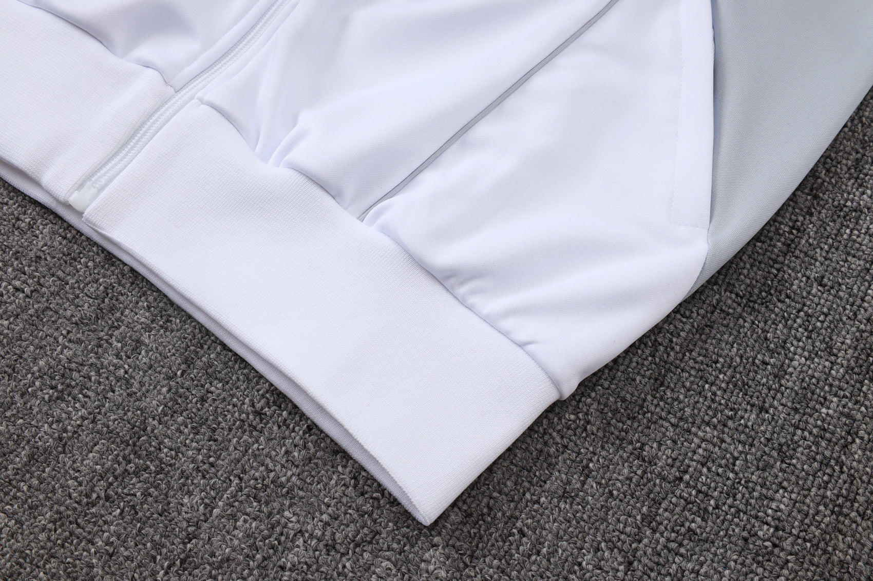 2025-26 Real Madrid Long zipper off-white gray training suit