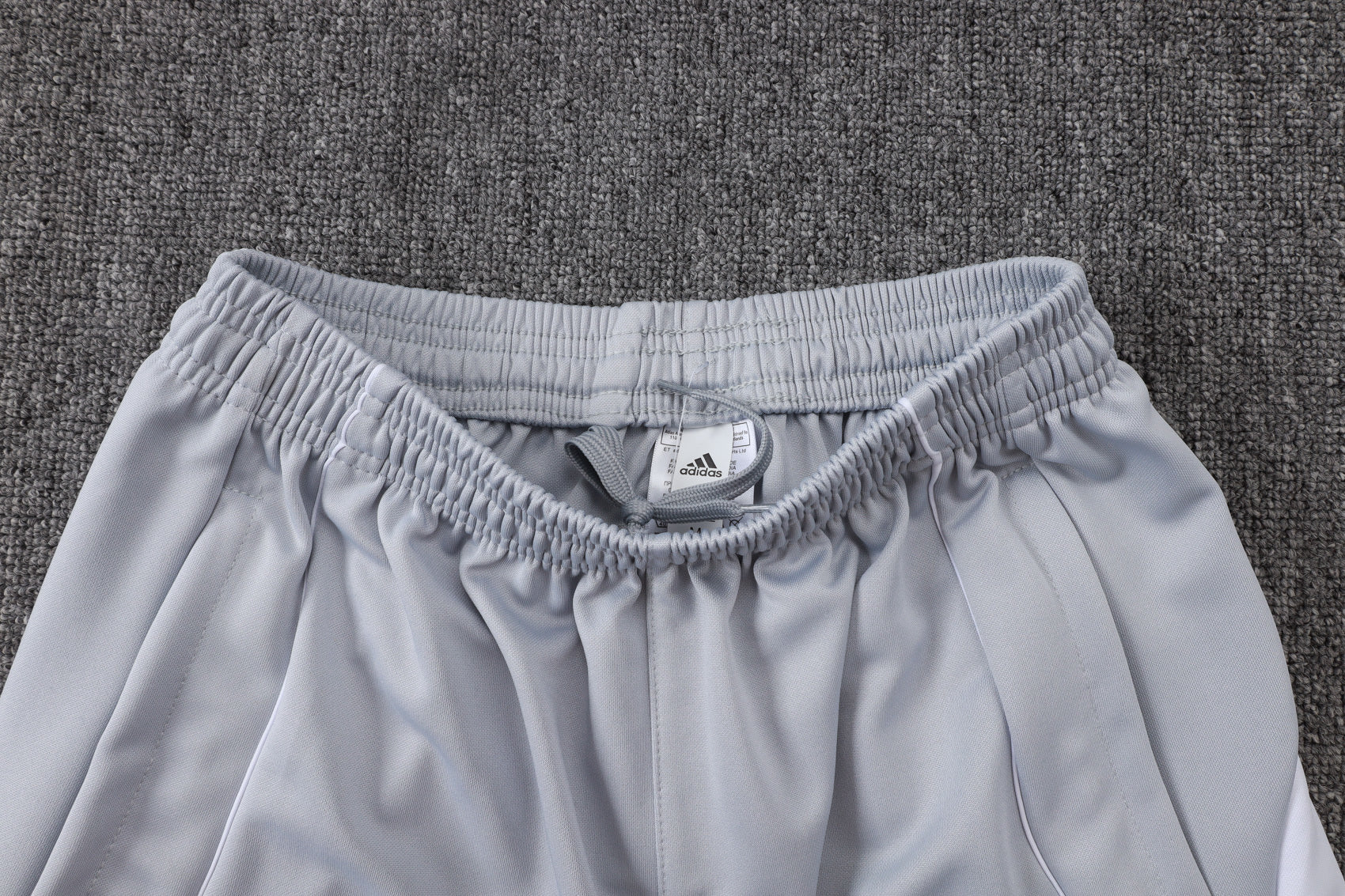 2025-26 Real Madrid Long zipper off-white gray training suit