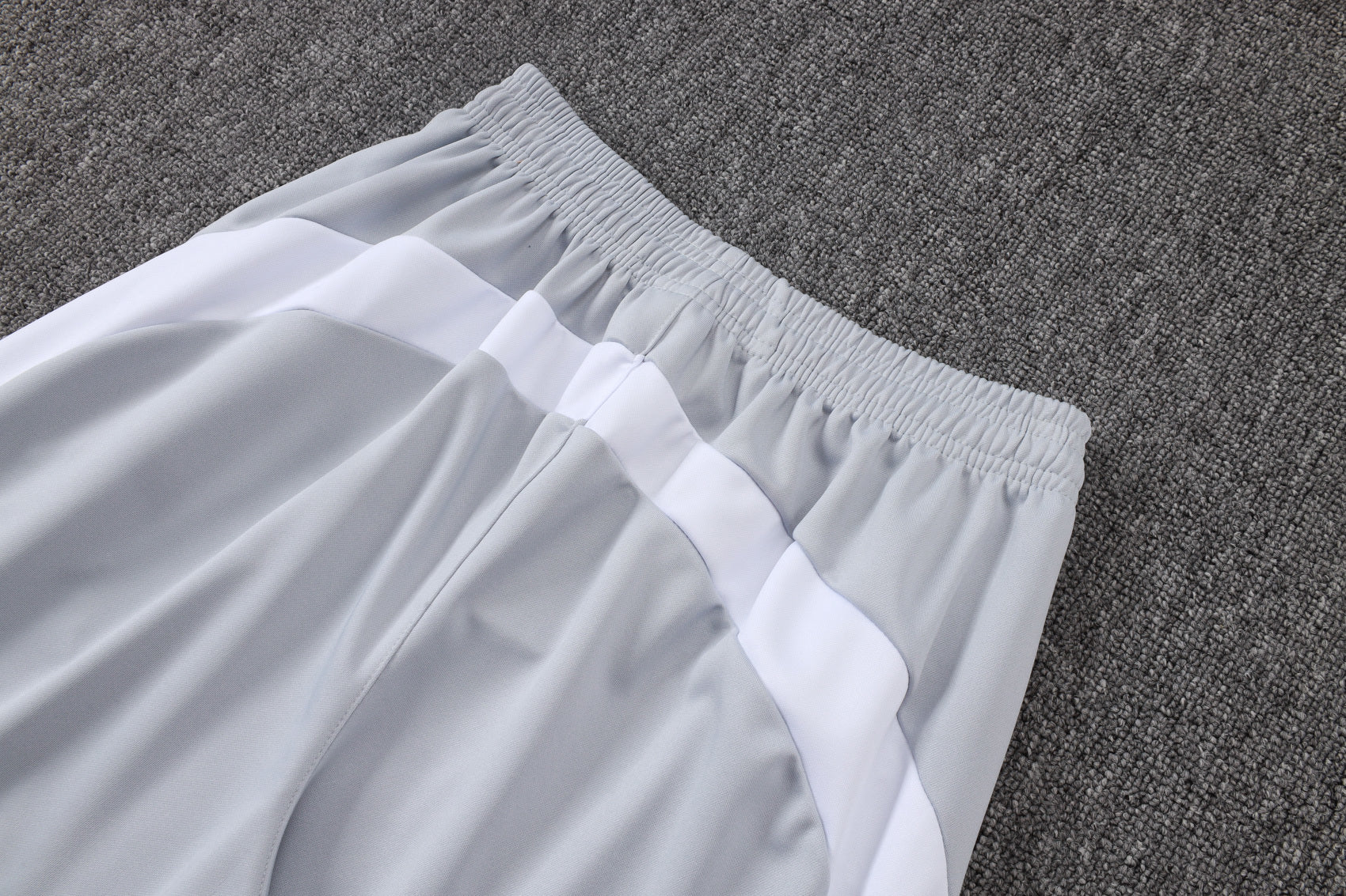 2025-26 Real Madrid Long zipper off-white gray training suit