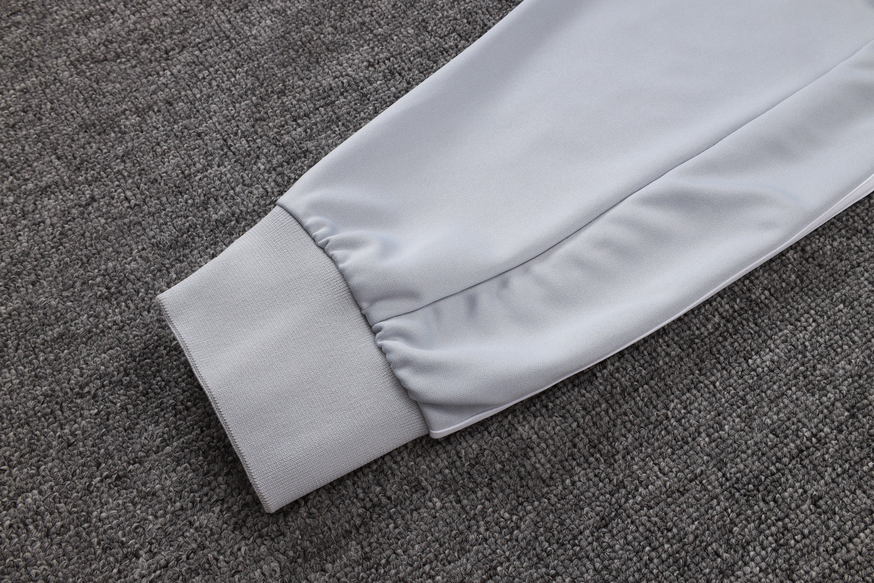 2025-26 Real Madrid Long zipper off-white gray training suit