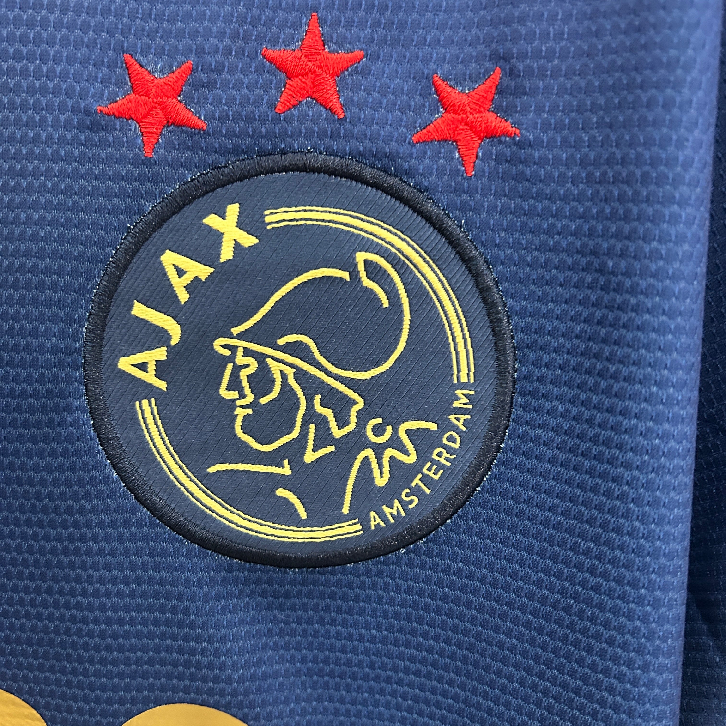Versión para aficionados del 40.º aniversario de Bob Marley del Ajax de Ámsterdam 2025-26