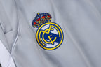 Conjunto de entrenamiento gris roto del Real Madrid 2025-26