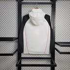 Chaqueta cortavientos blanca del Manchester United 2025-26