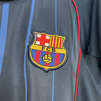 Retro de visitante del Barcelona 2004-05