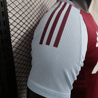 Versión del jugador local del Aston Villa 2024-25