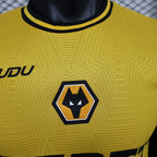 Wolves Heimversion für Spieler 2024/25