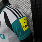 Newcastle Auswärtstrikot (3. Spieler) 2024/25