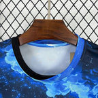 Versión especial azul para abanico de París 2025-26