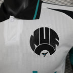 Newcastle Auswärtstrikot (3. Spieler) 2024/25