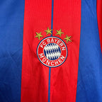 Retro de local del Bayern Múnich 2014-15
